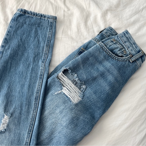 Ripped Boyfriend Jeans - Picture 6 of 6